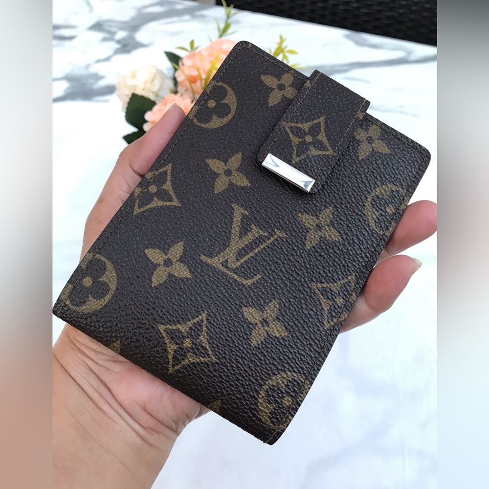 💯 Authentic LV Vintage bifold Wallet for Paper Bill & Card Holder 🥰